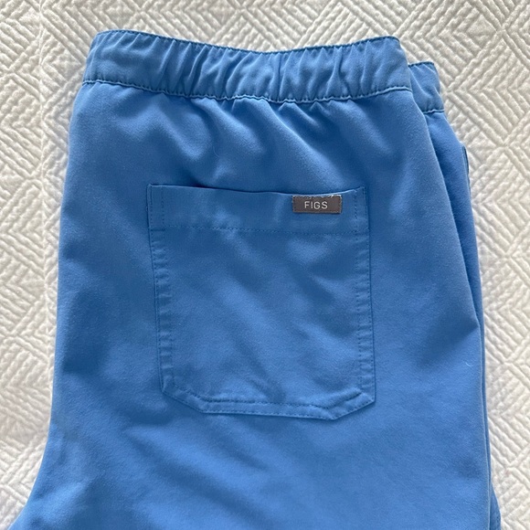 Figs 2pc Set Top&Pants - Picture 13 of 15